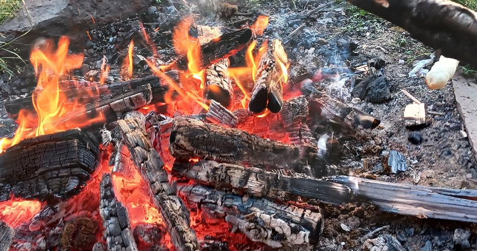 <span class='first'>Lagerfeuergebete</span><span class='second'>Lagerfeuergebete</span>